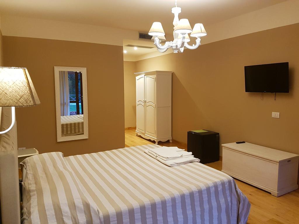 Agriturismo Podere S. Croce ซาตูร์เนีย ภายนอก รูปภาพ