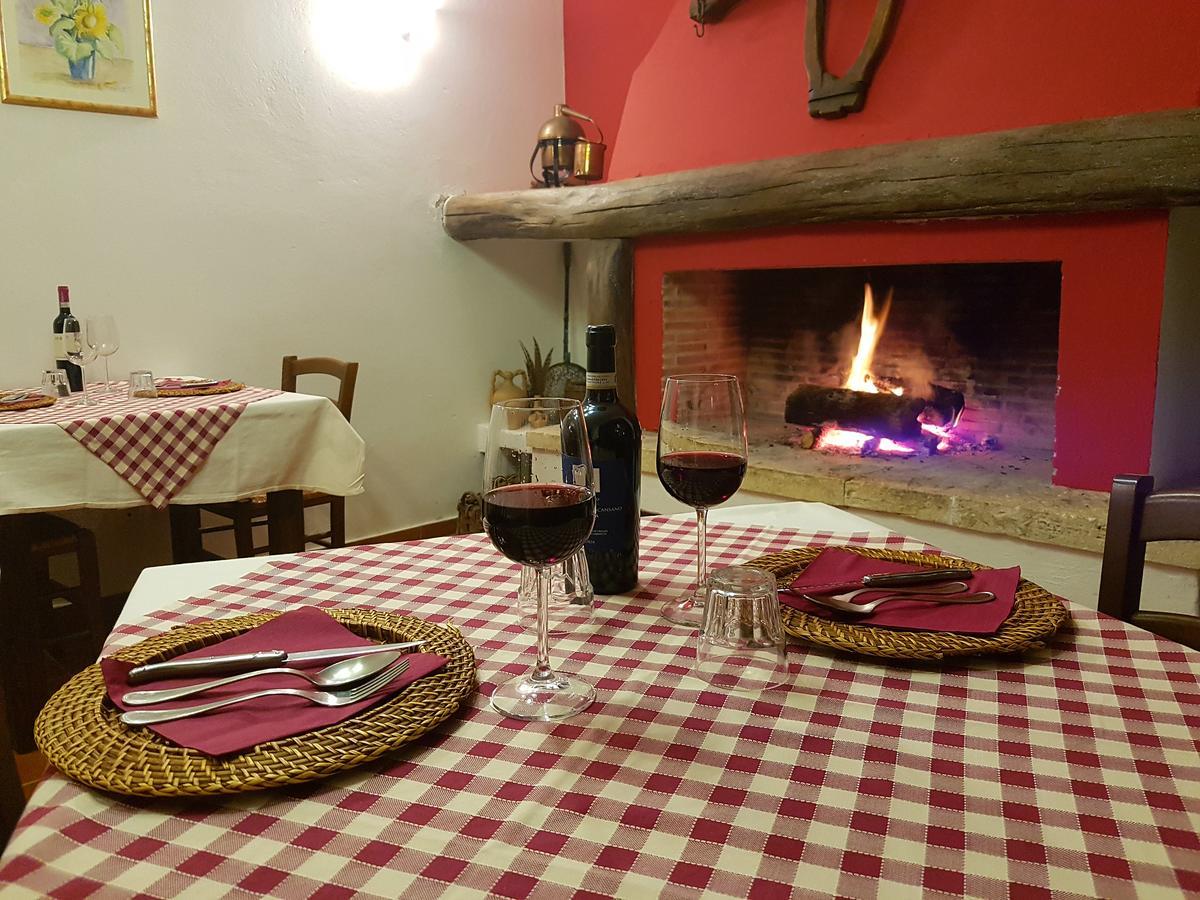 Agriturismo Podere S. Croce ซาตูร์เนีย ภายนอก รูปภาพ